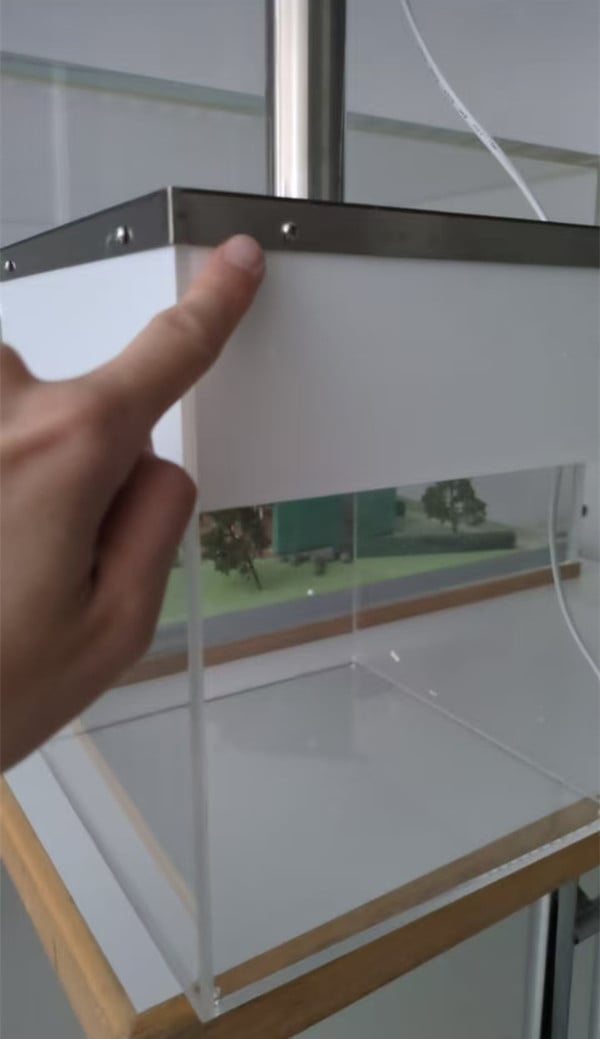 ceiling hanging cube rotating lightbox display can be open