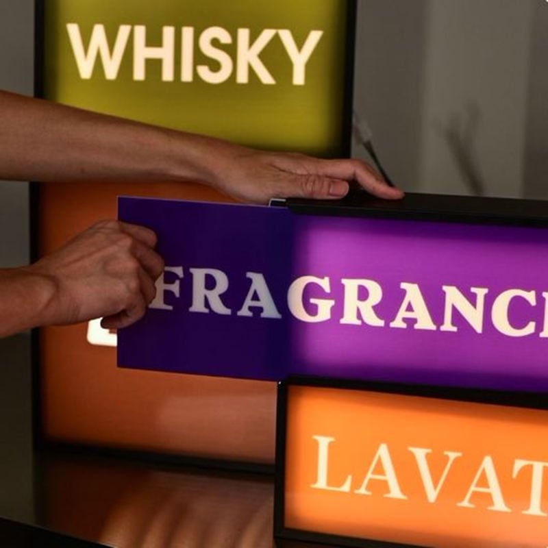 interchangeable aluminium light box slide out full color print acrylic board