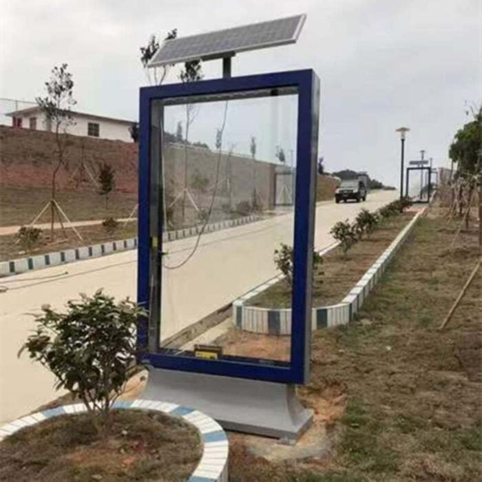 solar powered scrolling lighted box sign for outdoor use